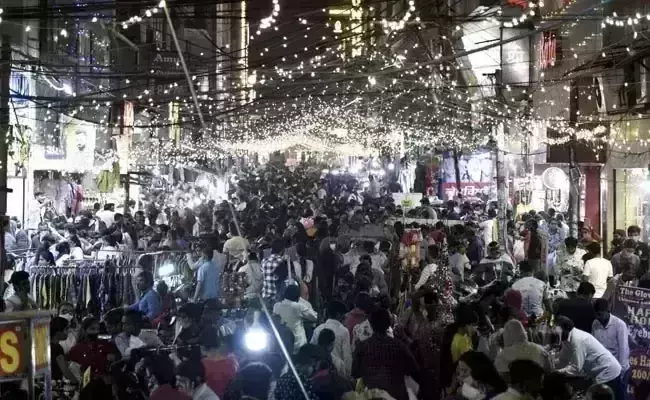 Omicron scare: Covid curbs extended in Delhi till Dec 31