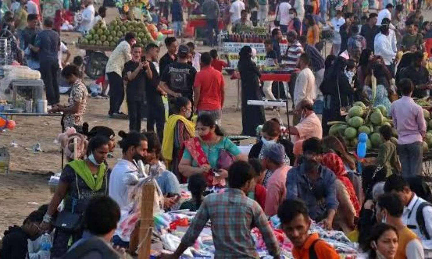 Indias Omicron tally rises to 415, states impose fresh curbs as cases surge