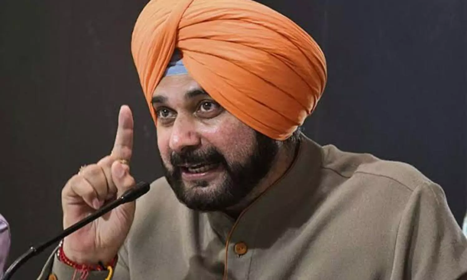 Case filed against Navjot Singh Sidhu for remarks on Punjab police