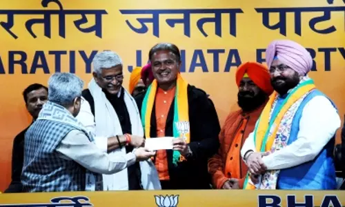 Former cricketer Dinesh Mongia, 2 Cong MLAs, 13 others join BJP in Punjab