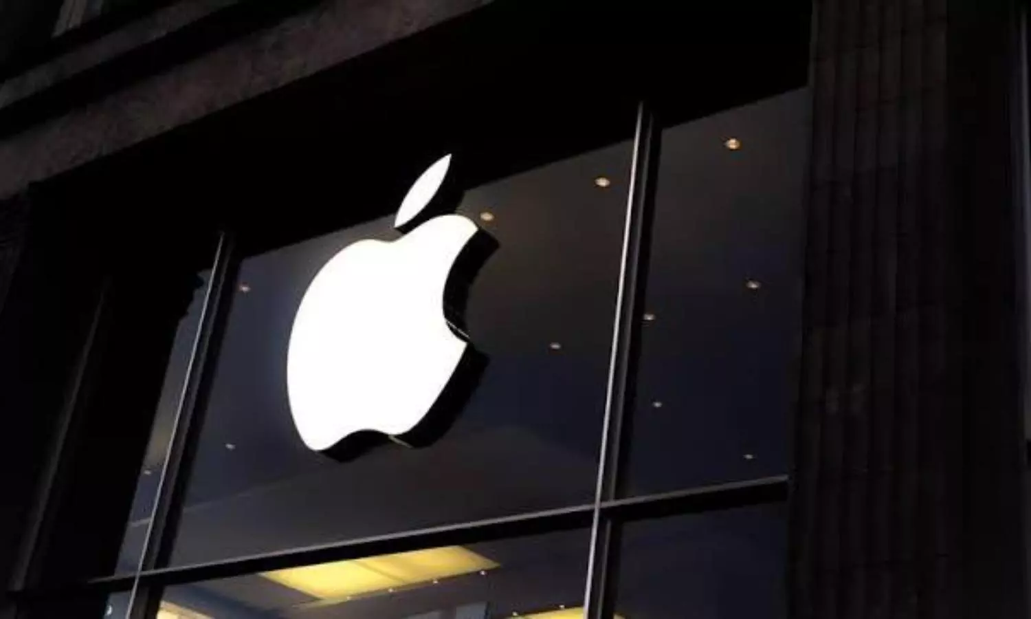 Apple becomes first company to hit $3 trillion market value