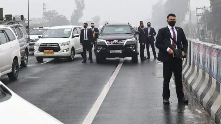 Video of PMs convoy disruption shows BJP supporters dangerously close to PMs car