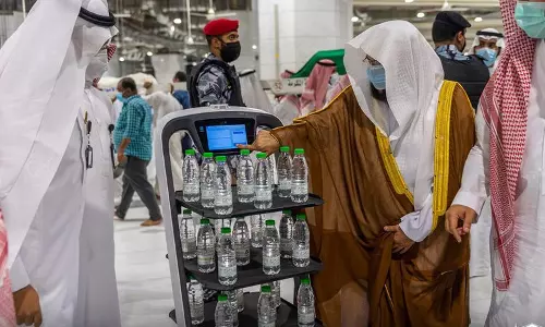 Robots coming to deliver Zamzam water in Saudis Holy mosques