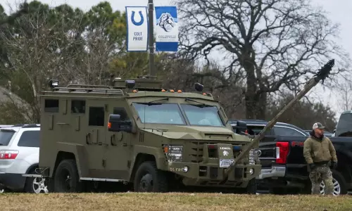 Texas hostage crisis ends with FBI storming synagogue, gunman dead