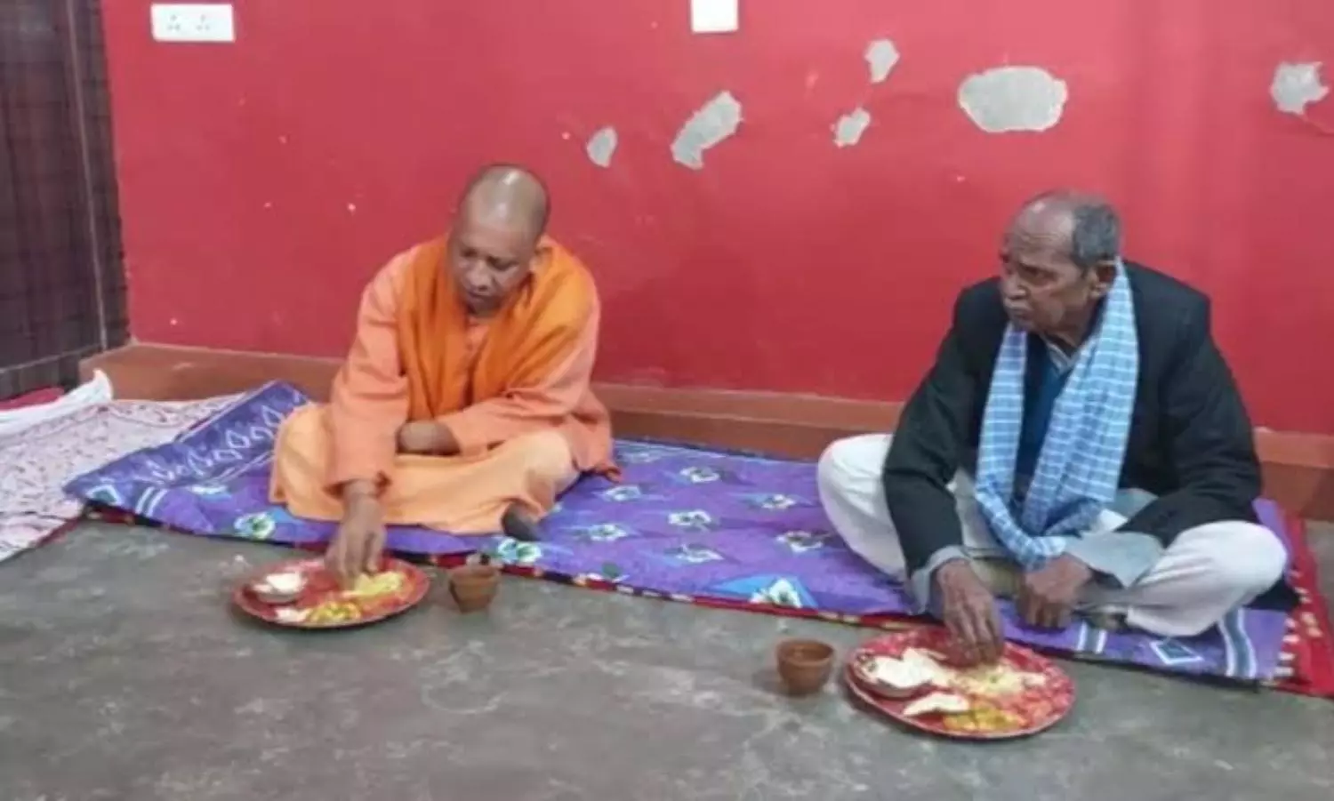 Caste on their minds: Shiv Sena hits out at Yogis "publicity stunt" in Dalit household