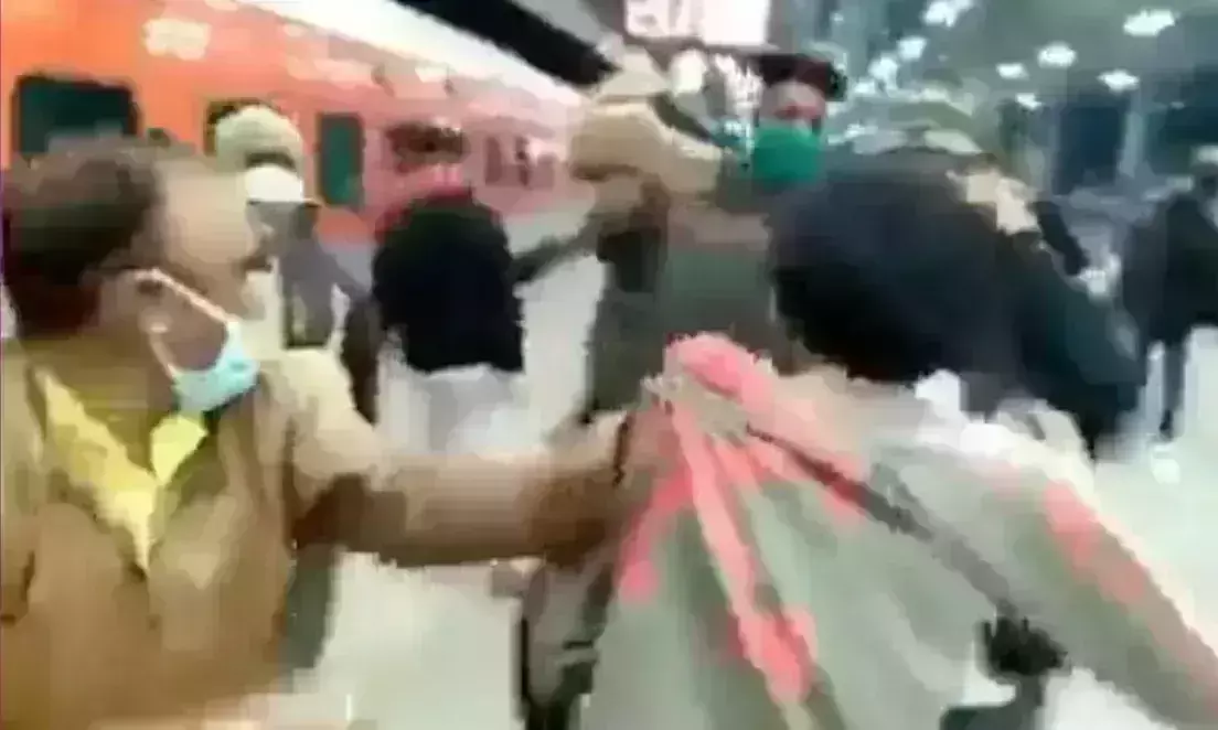 Bajrang Dal goons force Muslim man out of train alleging Love Jihad