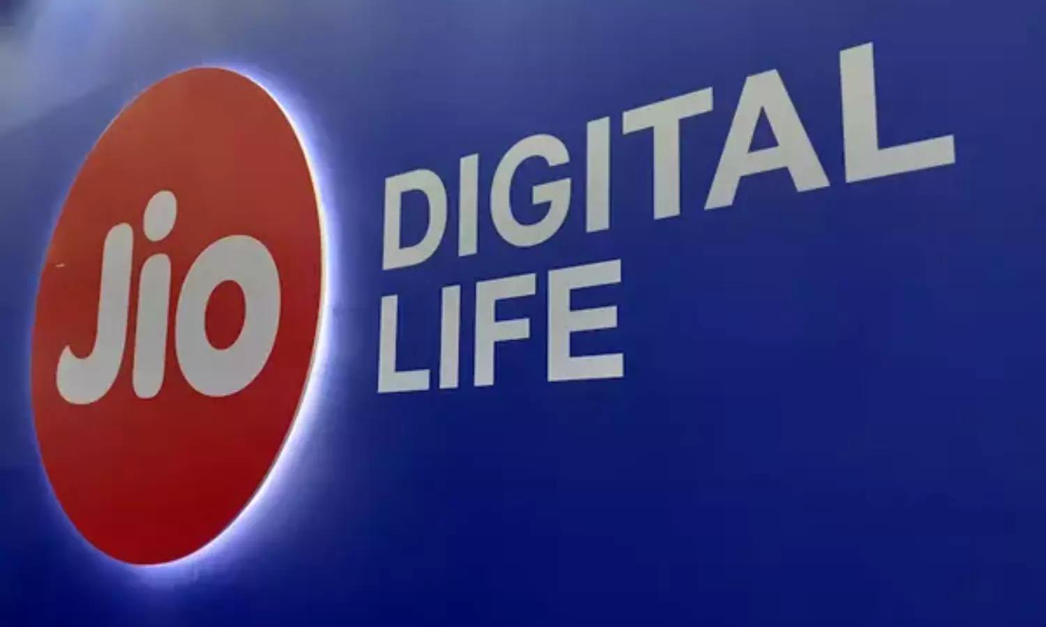 Reliances Jio overtakes BSNL as top broadband service provider