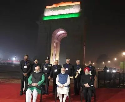 Home Minister  thanks Prime Minister  for unveiling a Netaji hologram statue at India Gate