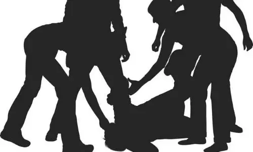 Auto driver succumbs to mob attack; political partys hand alleged