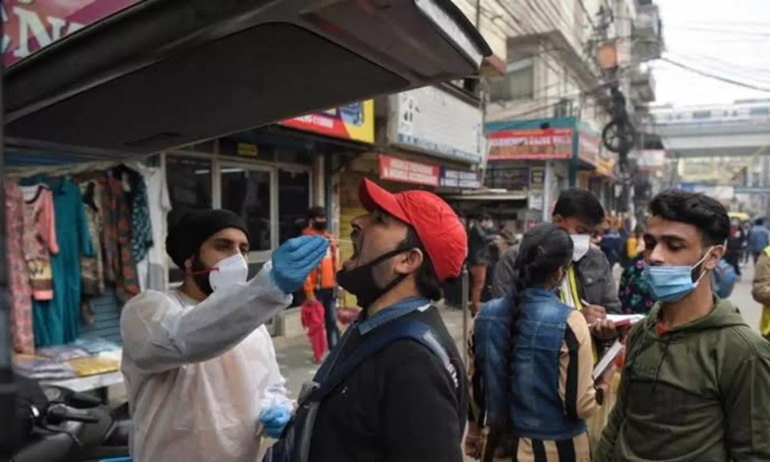 India reports over 2.09 lakh COVID-19 cases, 959 deaths