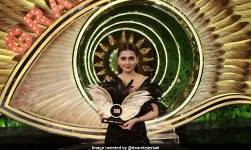 Tejasswi Prakash wins Bigg Boss 15 title, takes home Rs 40 lakh prize money