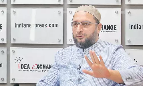 Delhi Police suffering from both sideism, balance-waad: Owaisi