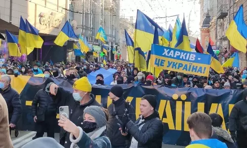 Ukranians rally against Russian aggression