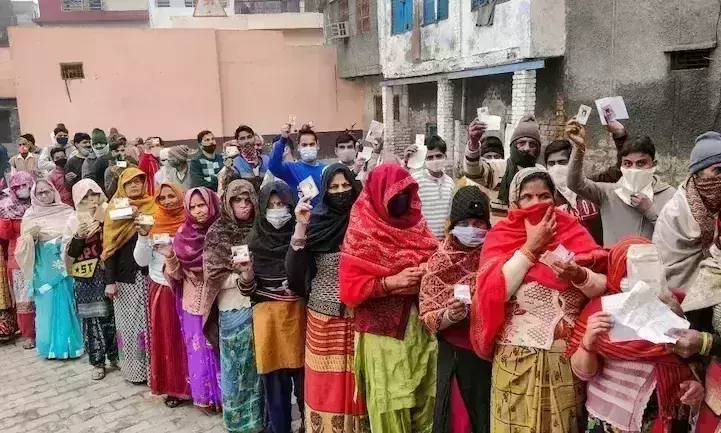 UP polls: 114 candidates 8th pass, 12 illiterate in 2nd phase