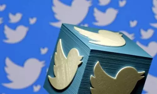 Twitter restores services after a brief outage