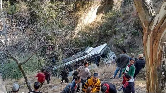 33 injured as bus falls into a gorge in Himachal Pradesh