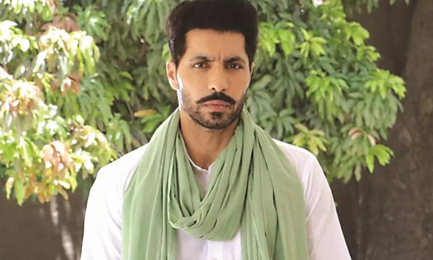 Actor Deep Sidhu dies in a road accident