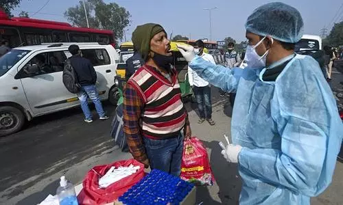 With 30,615 fresh cases, India sees slight increase in its daily Covid tally