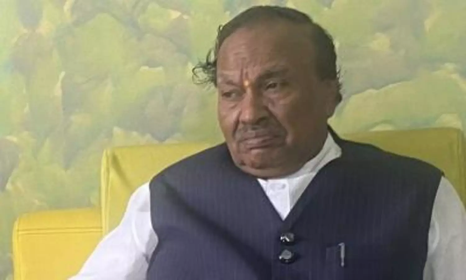 Ktaka Assembly sees chaos over BJP ministers saffron flag statement