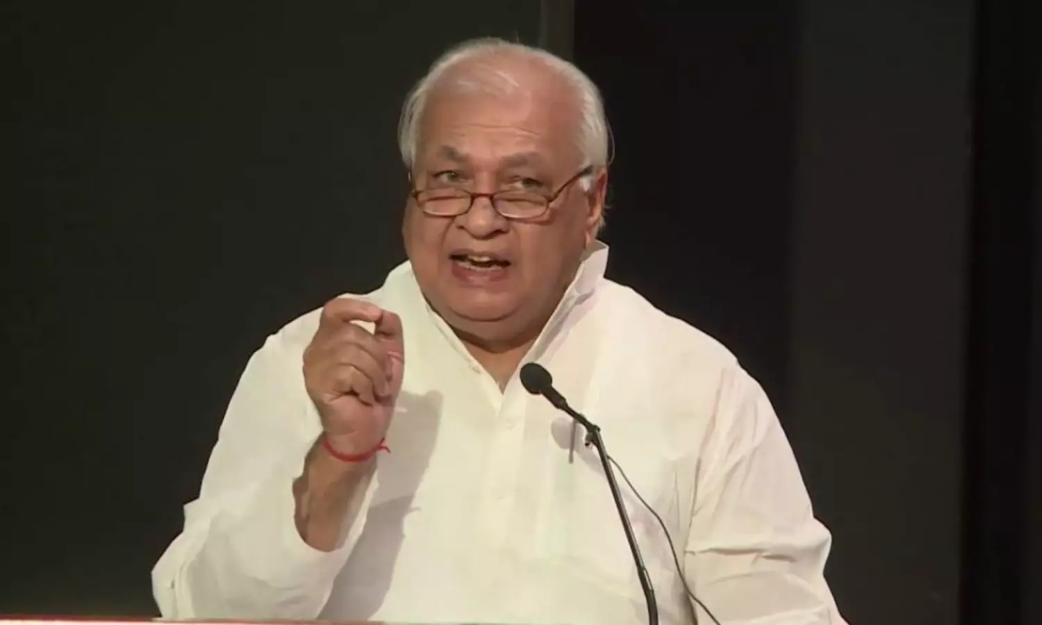 Governor of Kerala delivers policy address at start of budget session, opposition walks out