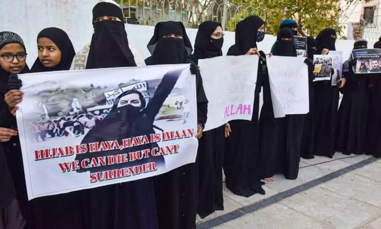 Student told to remove tilak from forehead in Karnataka college