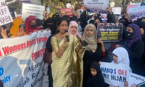 Muslim girls booked, suspended from colleges in Ktaka for wearing hijab, holding protest
