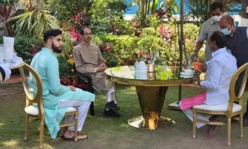 KCR, Thackeray huddle for an anti-BJP front