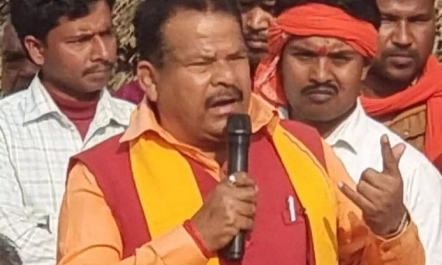 Expletive speeches go unchecked in UP: BJP MLA brings in Muslim blood for votes
