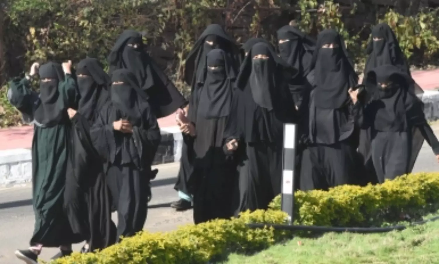 Two injured in Kanpur as discussion over hijab turns sour