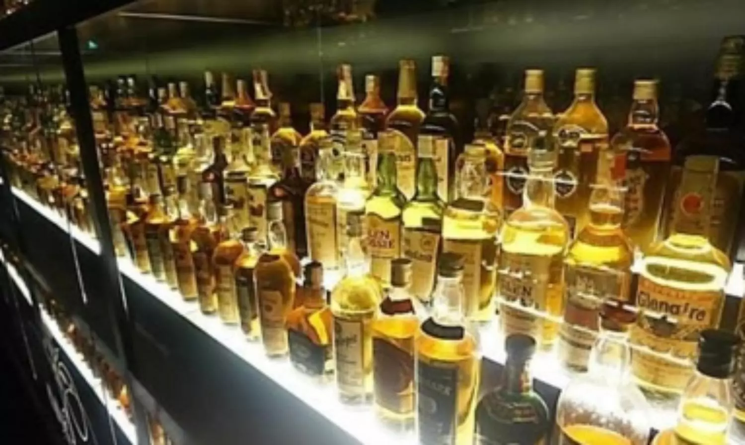 Drunk JD-U leader held for roaming around naked