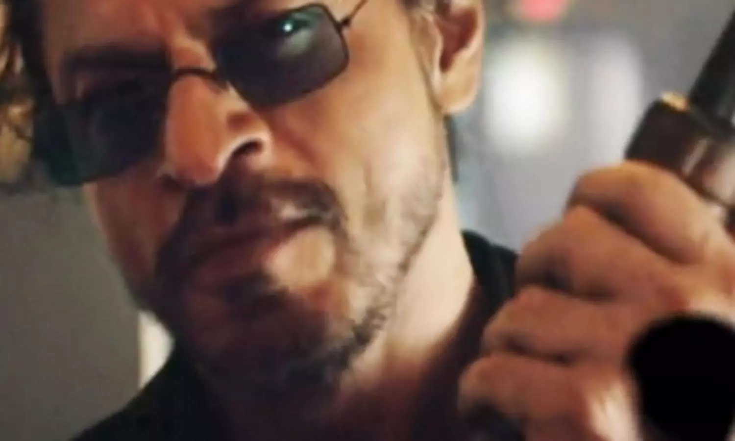 SRK sets the Internet on fire with Pathan look in ad
