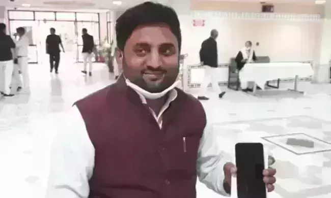 BJP creating issue returning iPhones: Rajasthan Congress