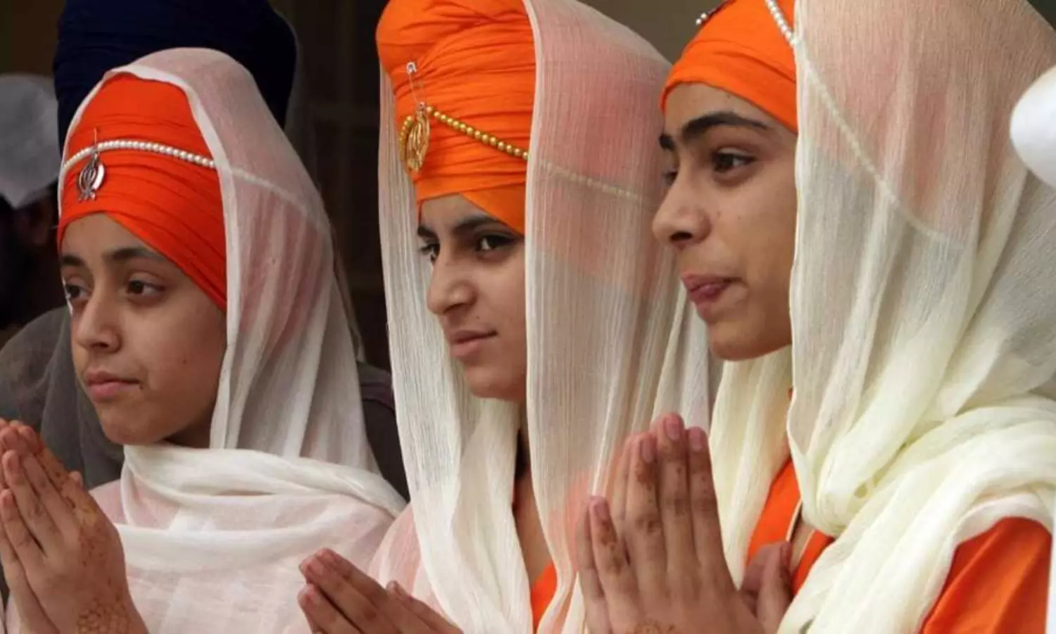 Amid Hijab row, Sikh girl told to remove turban by Bengaluru college