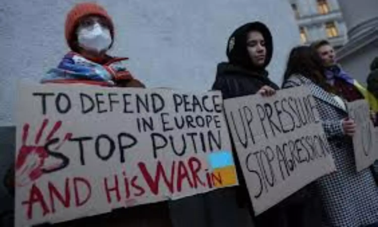 Several countries impose tough sanctions on Russia for the war in Ukraine