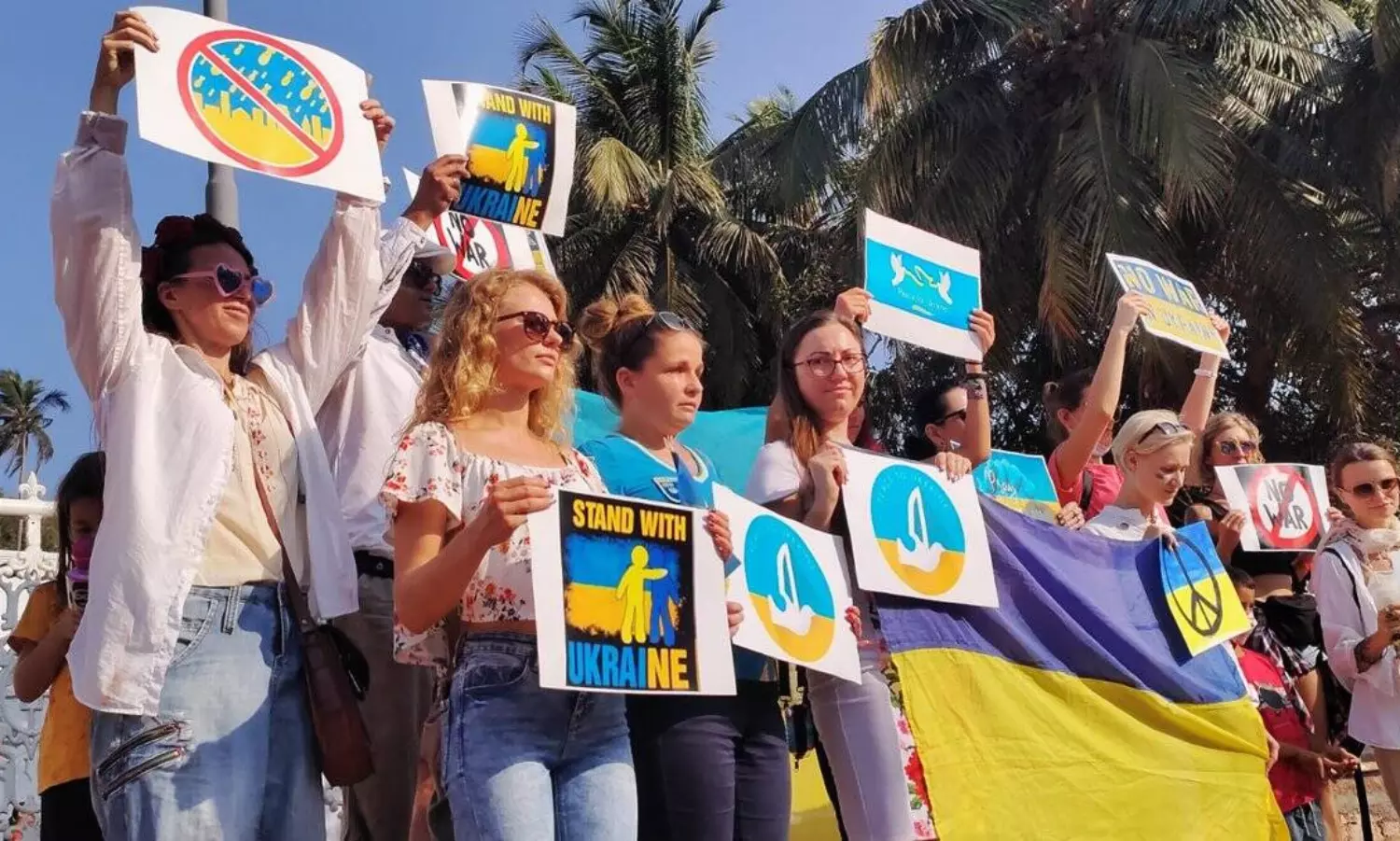 Ukrainians, residents in Goa gather to voice solidarity