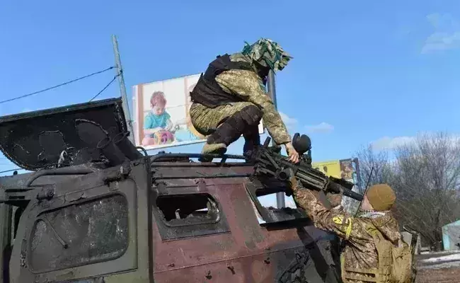 NATO Chief: Putins Nuclear Warning Irresponsible and Dangerous