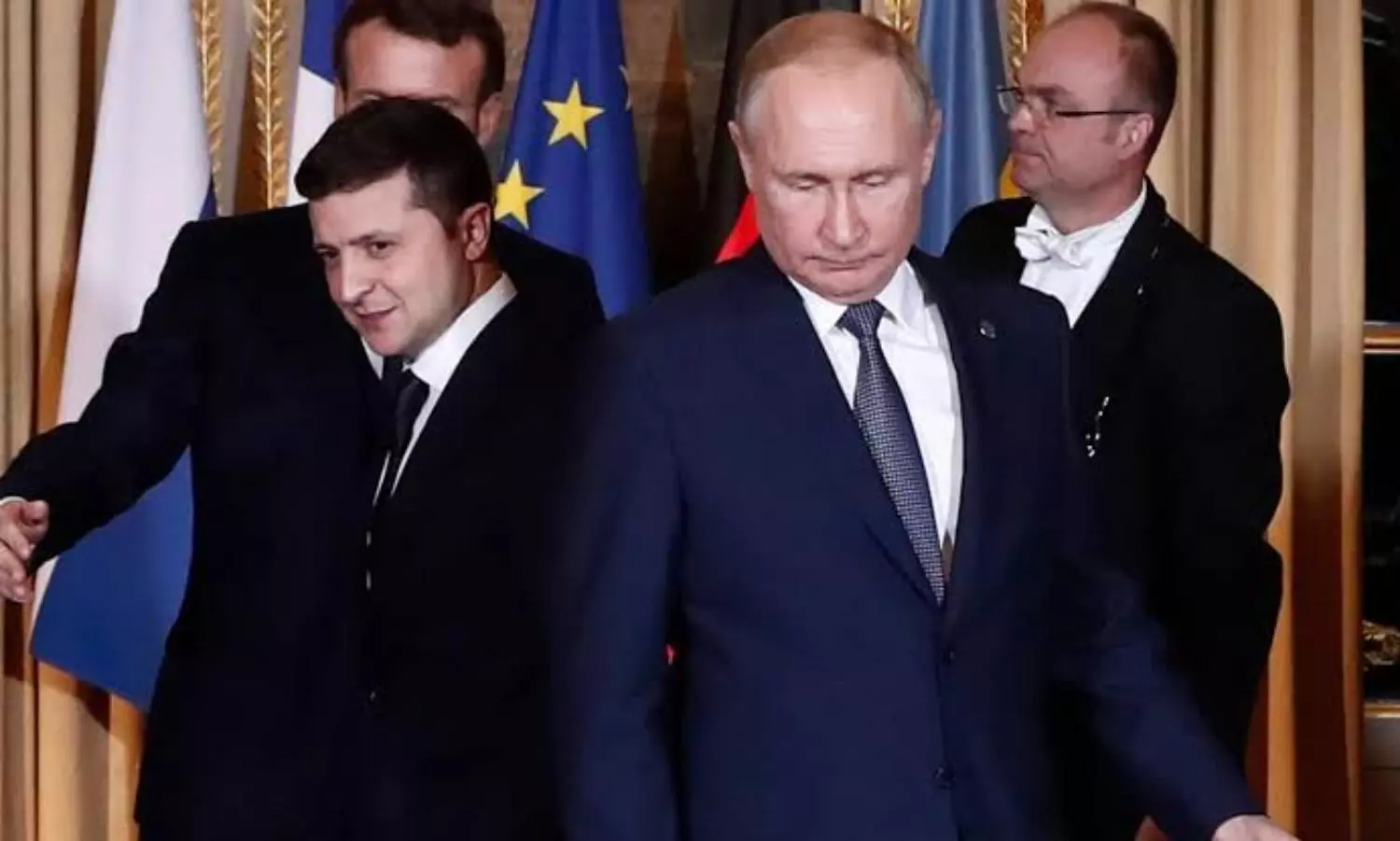 Ukraine agrees to hold talks with Russia at Belarus border