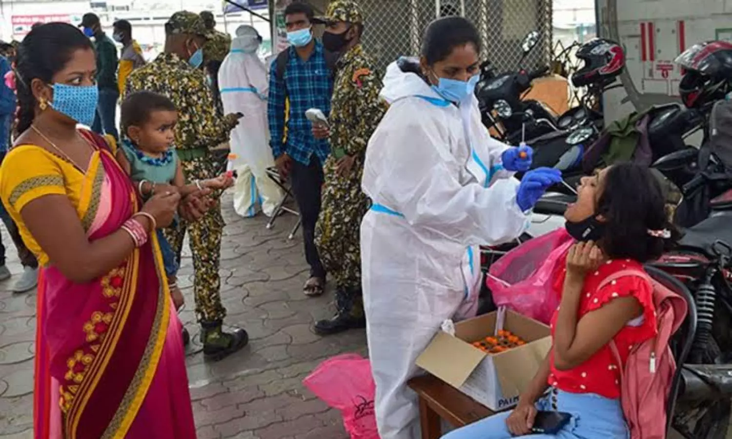 With 8.013 new cases, Indias daily Covid tally drops below 10,000-mark