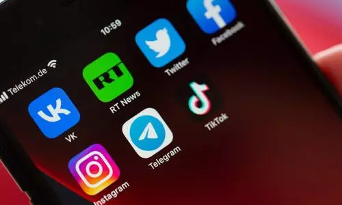 Facebook, media websites partially down in Russia: Report