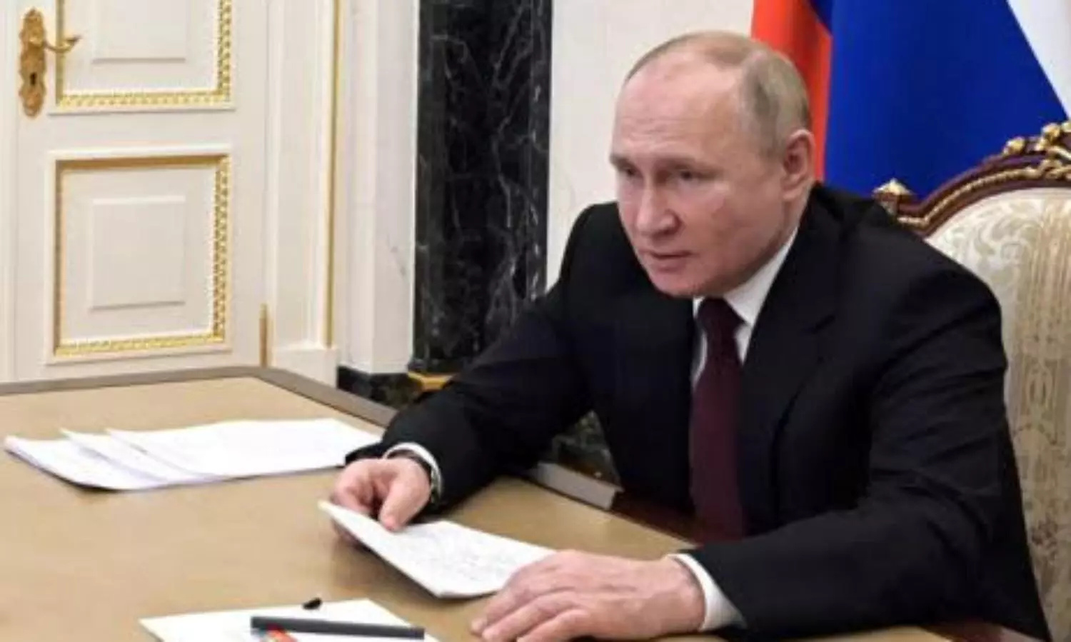 Russian prez Vladimir Putin calls on Ukraine to surrender