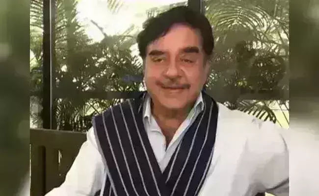 Shatrughan Sinha will run in the  elections as Trinamool candidate, says Mamata Banerjee