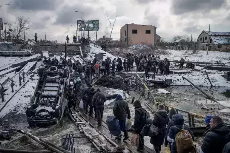 Russia pummels Ukraine though peace talks underway