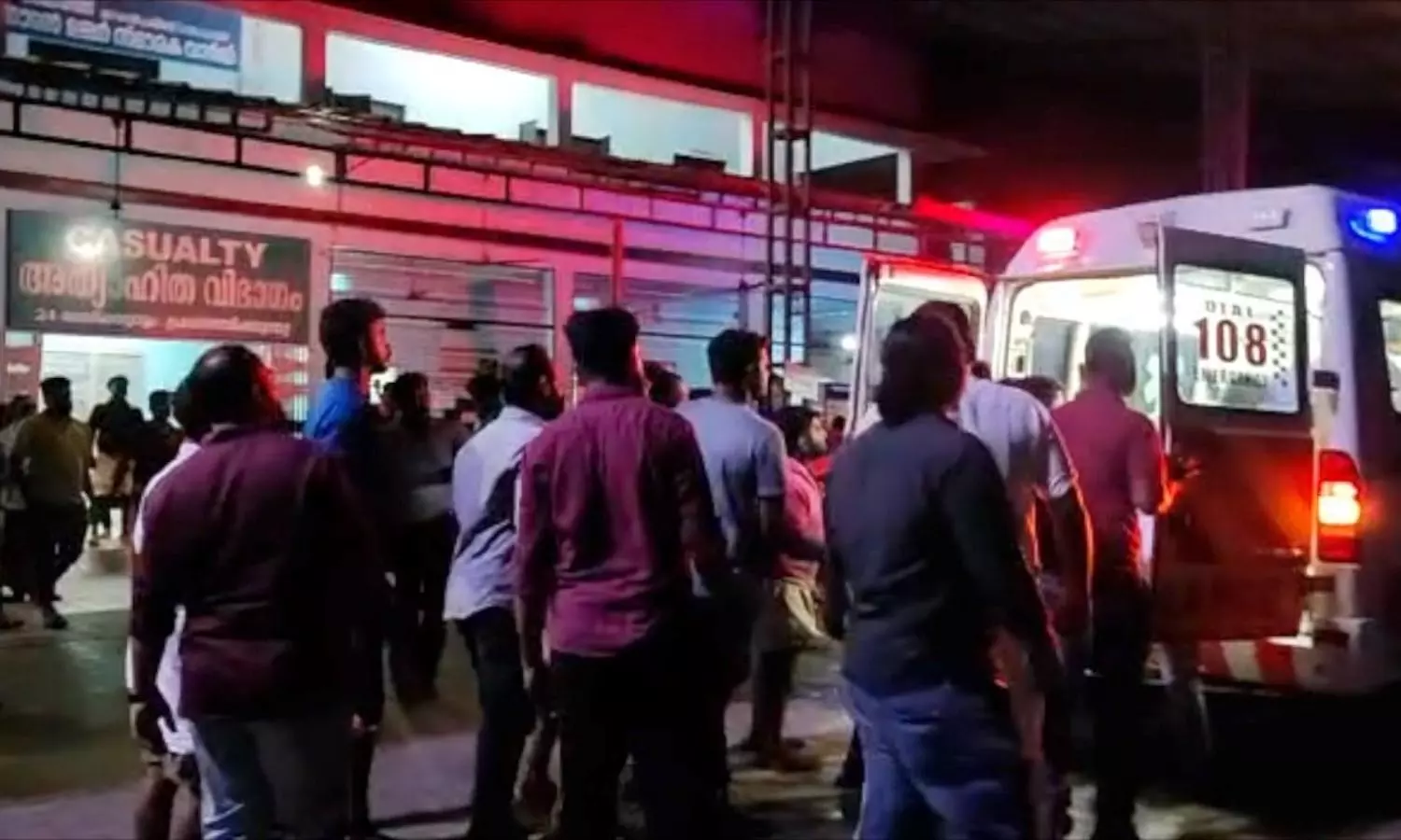 Makeshift gallery collapses in Kerala, injuring over 60 people