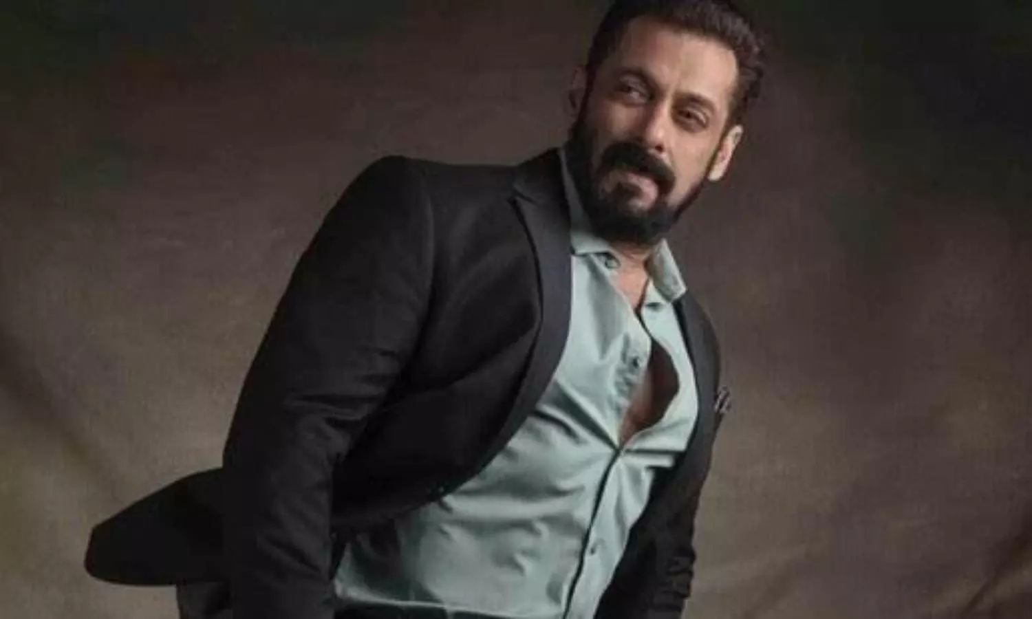 Mumbai court summons Salman Khan in journalist assault case