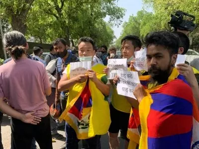 Activists protest against visit of Chinese Forgein Minister , 7 detained