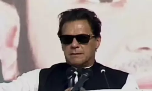 Pak court orders police not to arrest Imran Khan