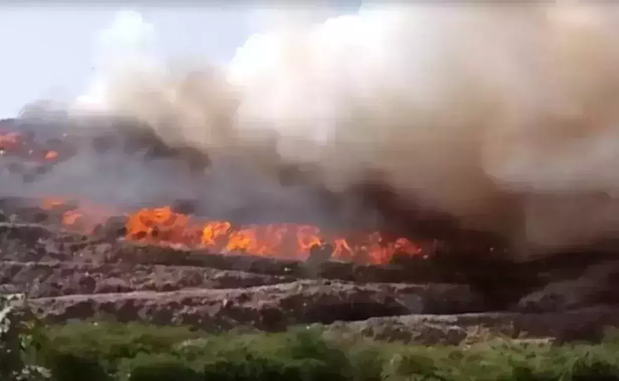 Fire breaks out at Delhis Ghazipur Landfill