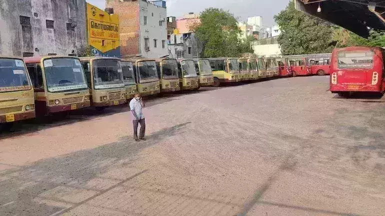 Day one Bharat Bandh: Rail tracks blocked in Bengal, empty streets in Kerala