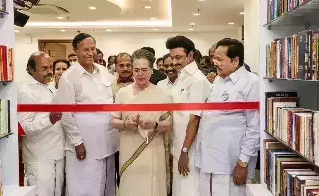 A group of opposition leaders is pictured at MK Stalins office in Delhi, including Sonia Gandhi