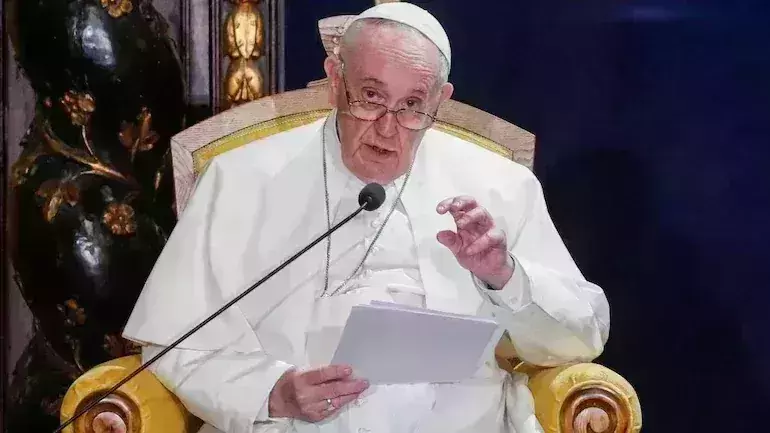 Pope considering a trip to Kyiv, pulls up Putin